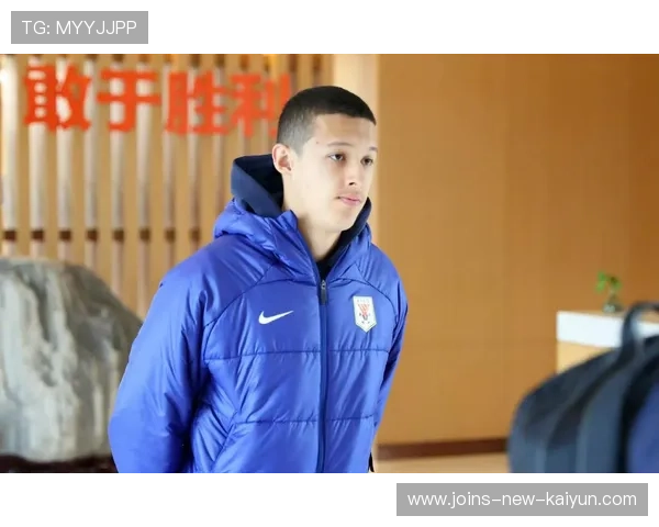 泰山队彭啸禁区内舍身堵防单刀，崔康熙赞其防守韧性具备核心潜质